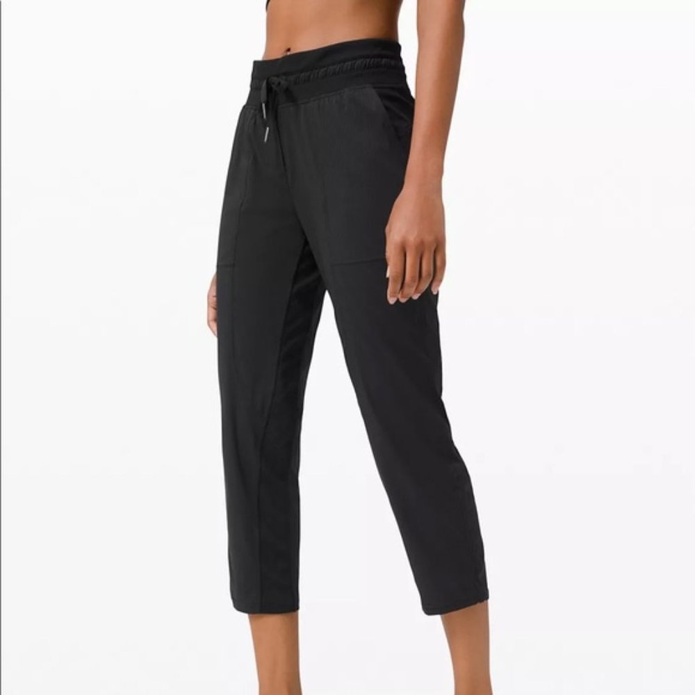 Lululemon Dance Studio Crop 25"